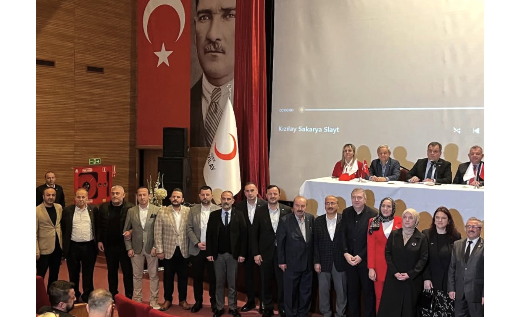 Asriad Sakarya Başkanımız Sn. Rıdvan Ulusal ve Kurumsal İlişkiler Komisyon Başkanı Sn. Yüksel Demiryol, Türkiye Kızılay Derneği’nin Sakarya İl Merkezi Başk